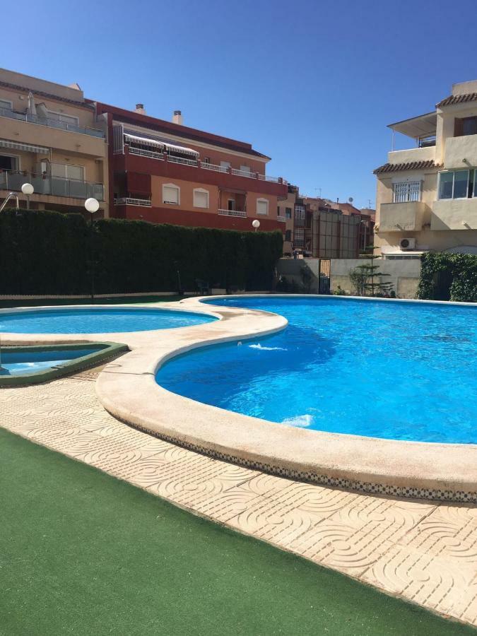 Isla Verde Apartment Torrevieja Bagian luar foto